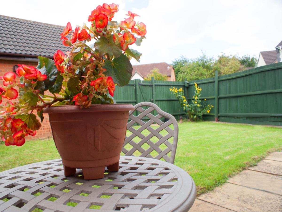 East Midland House Free Private Parking Fast Wifi Smart Tv With Garden Villa Kettering Bagian luar foto
